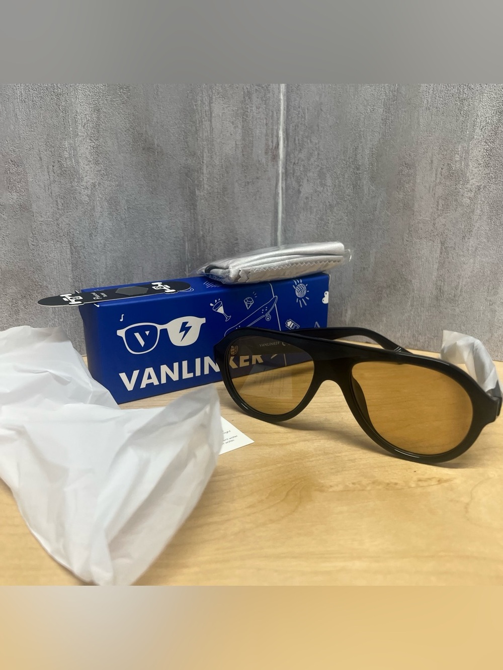 VANLINKER Retro Aviator Polarized Yellow Lens Unisex Trendy 70s